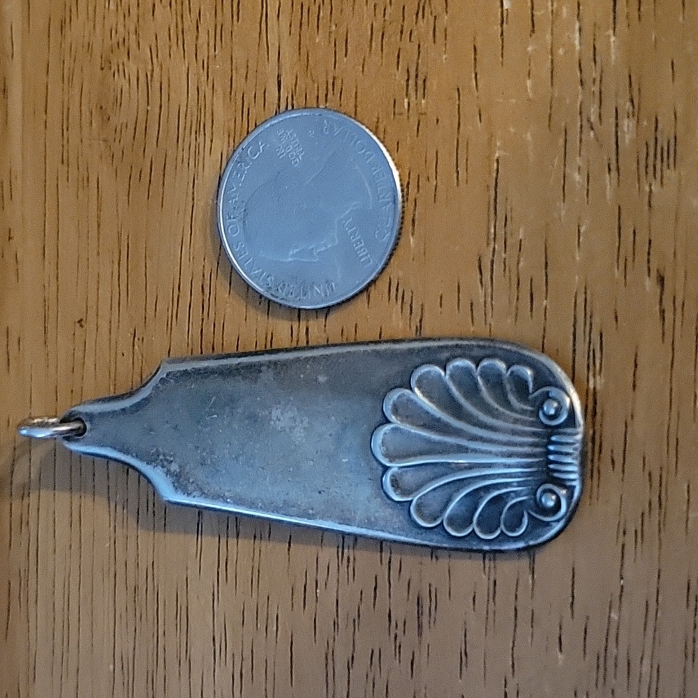 Silver Spoon Shell Pendant - Picture 3 of 3